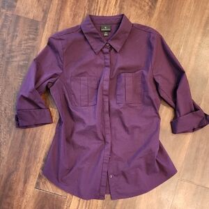M Purple Button-Up Shirt